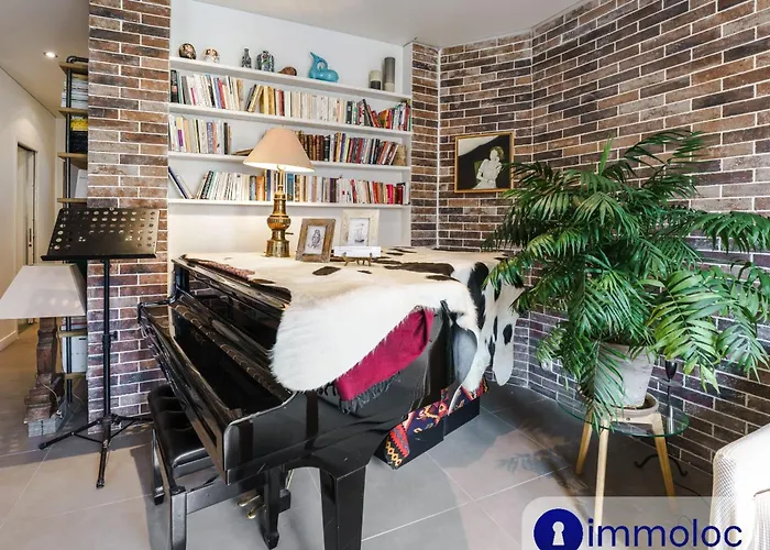 Apartment In The Liberation District